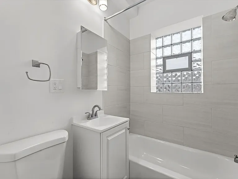 1724-1736 W North Shore Ave #1722-3F — Photo 22