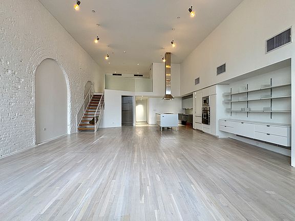 5th image of 66 Crosby St APT 6D
