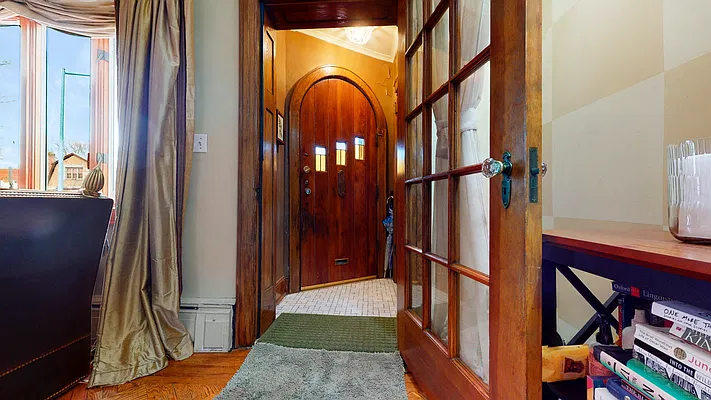 Sold by Capri Jet Realty Corp | media 4
