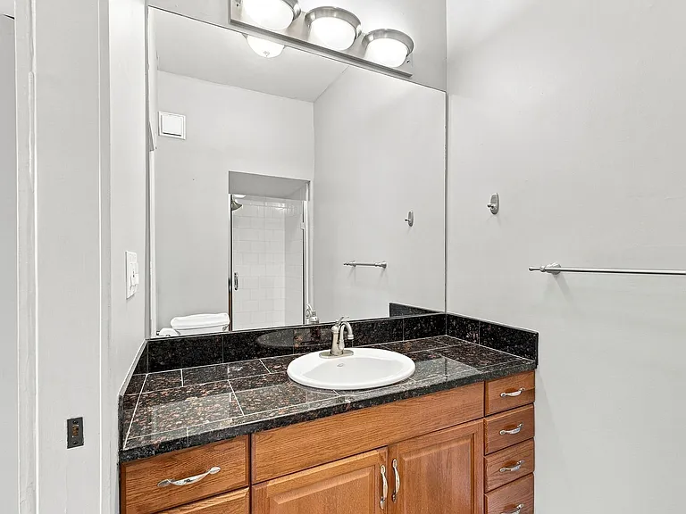 1640 N Downing St #103 — Photo 24
