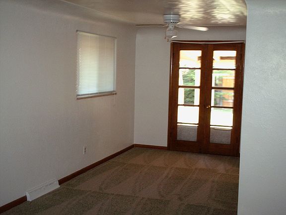 5th image of 1041 Joliet St