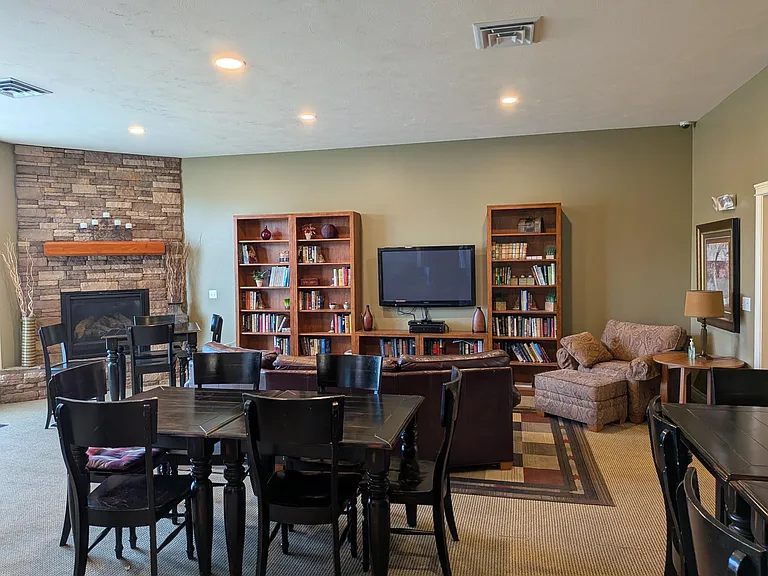 Summerhill Apartments — Photo 7