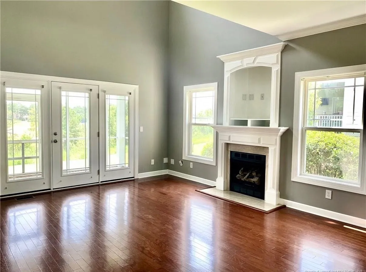 3 bed, 2.5 bath, 1742 sqft, $1,900 — Photo 2