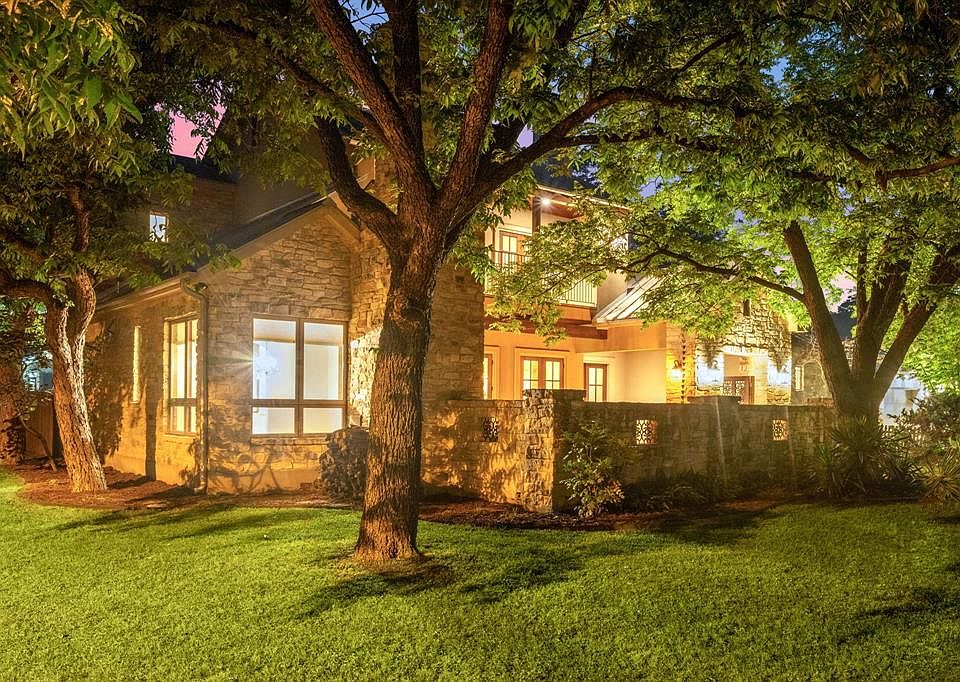 1st image of 208 Yoalana St