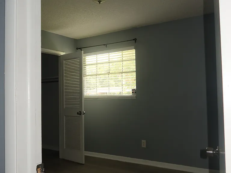 8211 Gwendolyn Rd — Photo 11