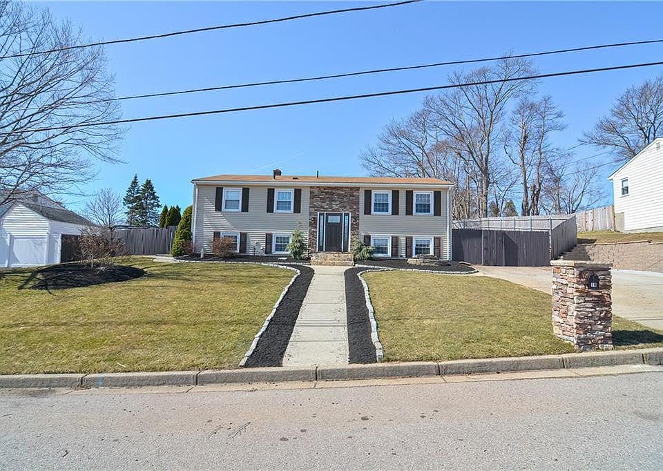 1st image of 19 Bratt Ln