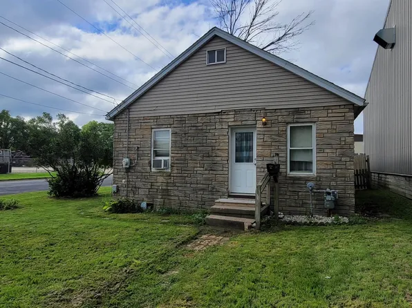 310 E McClure Ave, Bartonville, IL 61607