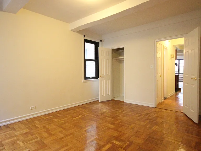 251 W 74th St #5B — Photo 6