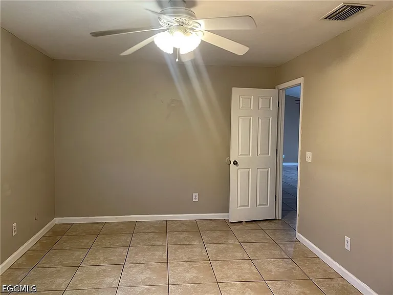 531 SW 36th St — Photo 13