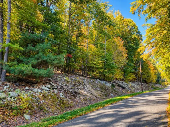 10-13 Shannon Dr, Sugarloaf, PA 18249