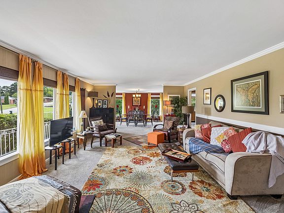 4th image of 821 Mount Belvoir Dr