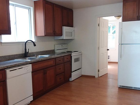 2nd image of 616 S Ainsworth Ave #B