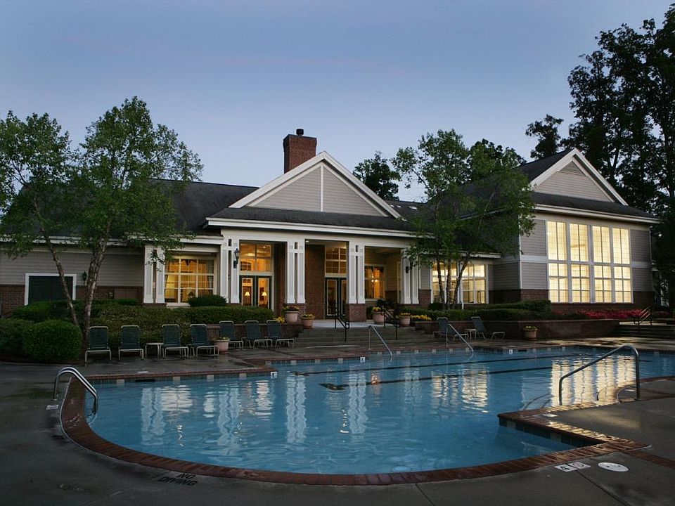 Clubhouse / Pool