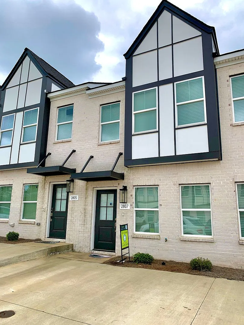 Building Photo - 2807 Ridge Crest Ct