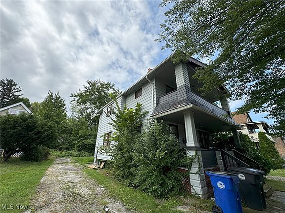 3rd image of 12702 Forest Ave