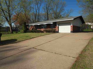 11123 Ebert Dr, Saint Louis, MO 63136