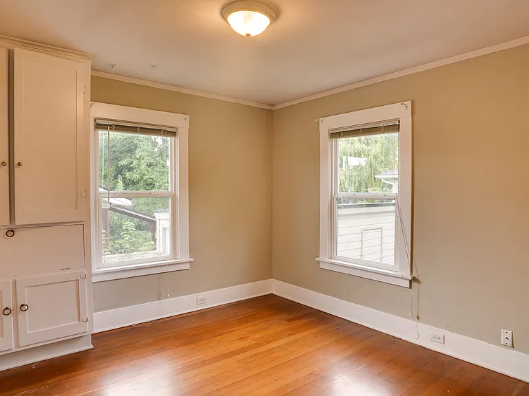 2718 E Fir St — Photo 9