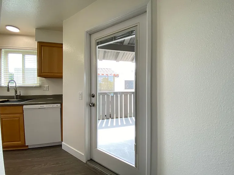 Adams Street Apartments — Photo 7