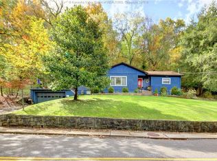 1020 Montrose Dr, South Charleston, WV 25303