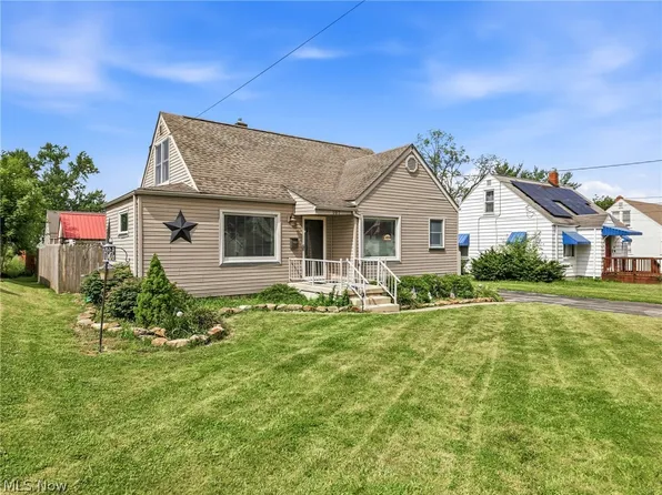 107 Renee Dr, Struthers, OH 44471