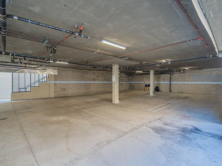 14550 Burbank Blvd #105 — Photo 12