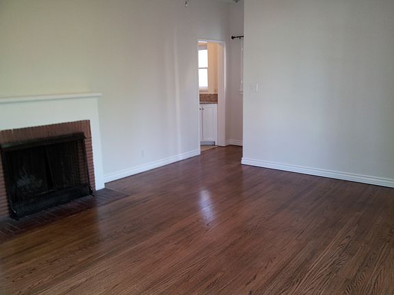 Living Room/Peak into Kitchen