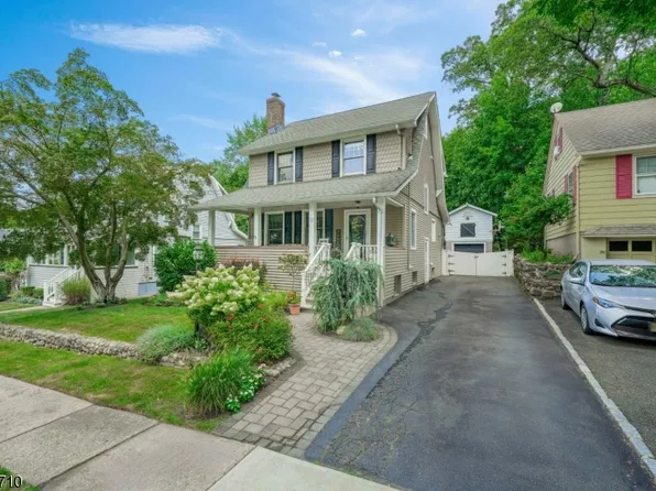 39 Payne Ave, Midland Park Boro, NJ 07432
