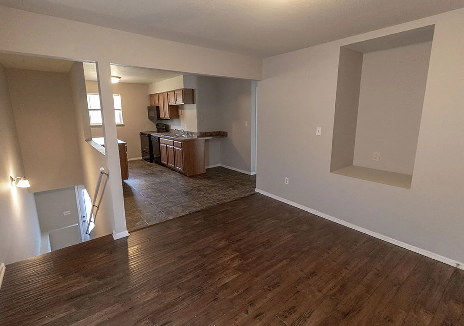 Large 4 bedroom Duplex — Photo 4