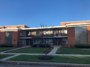 1348 Brown St APT 7, Des Plaines, IL 60016