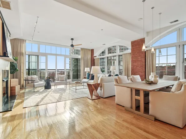 174 Washington Street image 2 of 33