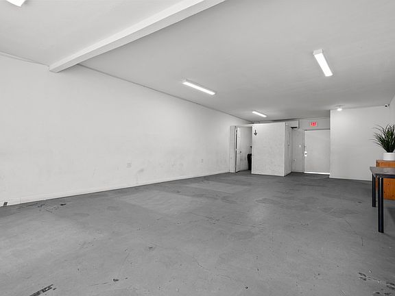 4th image of 38200 6th St E