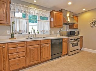 88 Edgemont Rd, Braintree, MA 02184