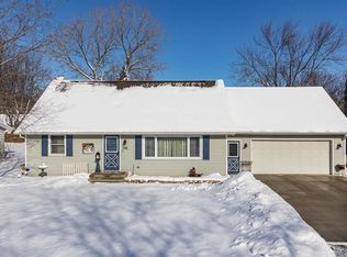 1758 Oakridge Ct, Menasha, WI 54952