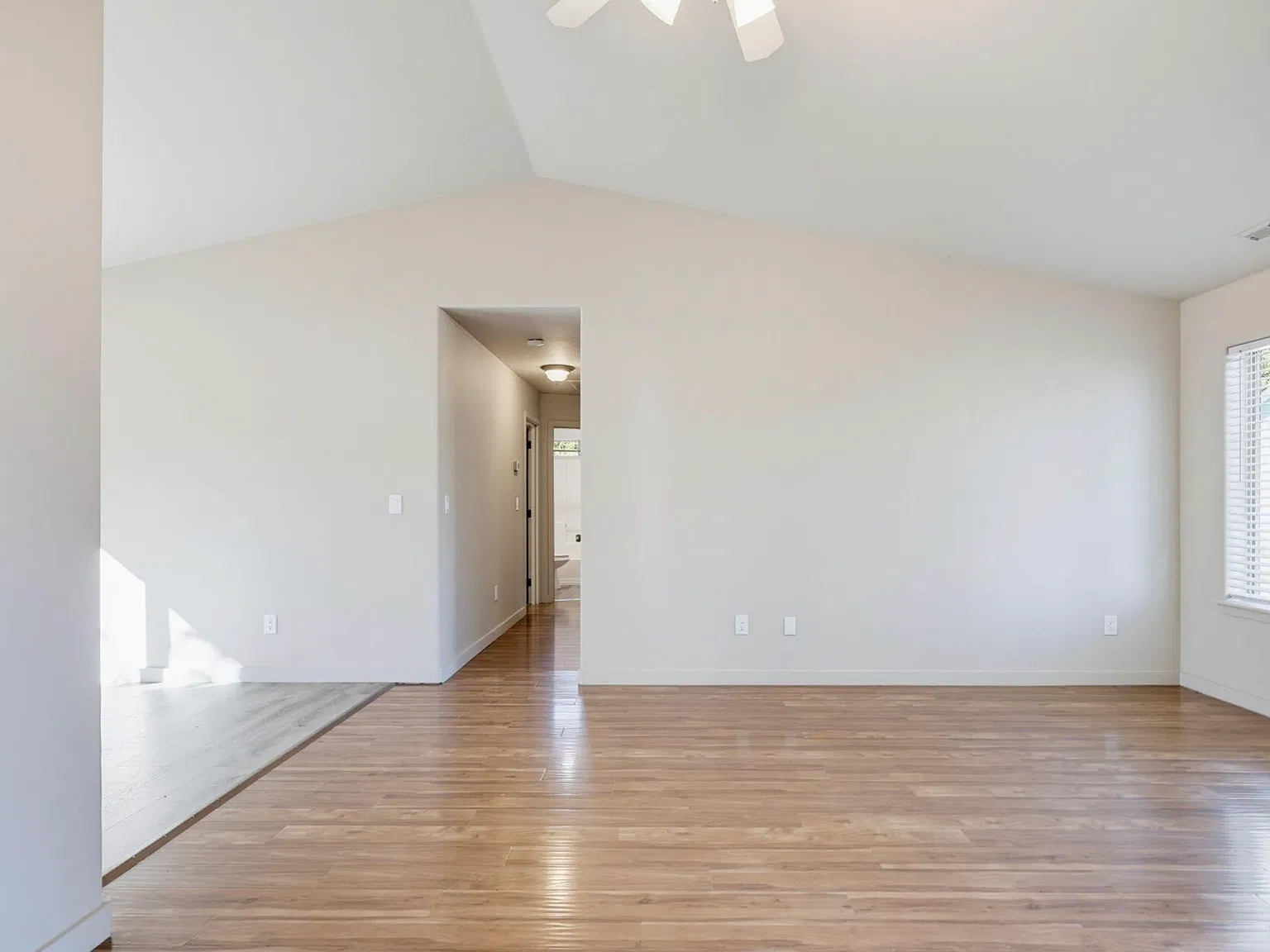 3 bed, 1200 sqft, $1,900 — Photo 4