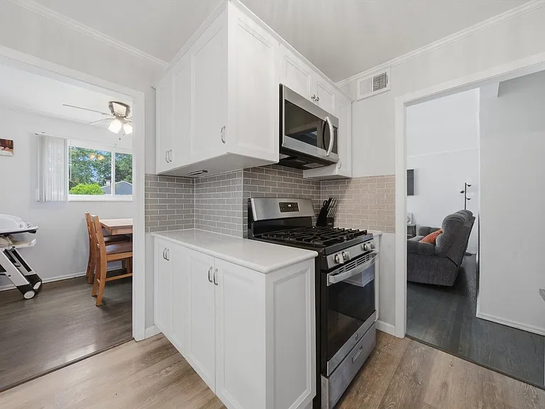8411 S Knox Ave — Photo 5
