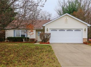 3892 Pebble Creek Ln, Amelia, OH 45102
