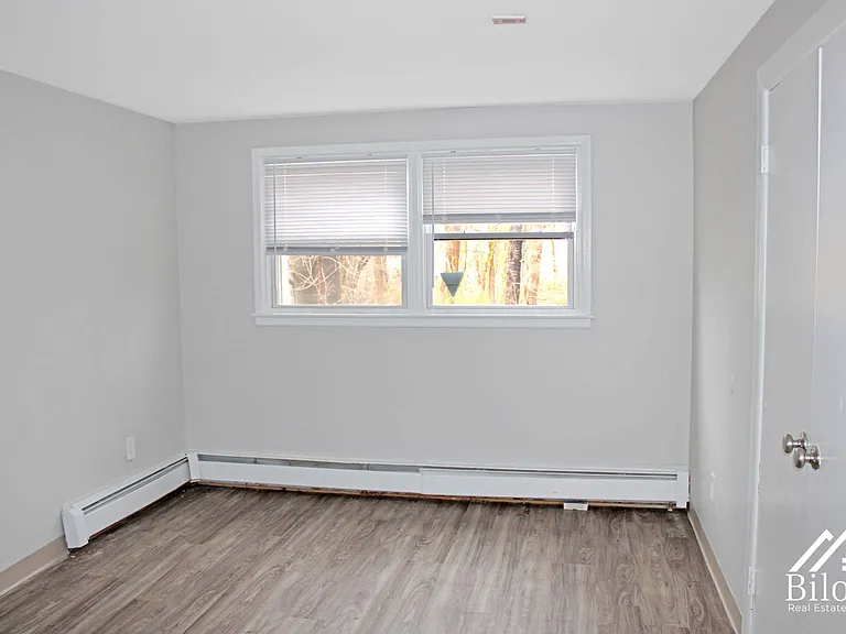 Hillside Terrace Apartments — Photo 17