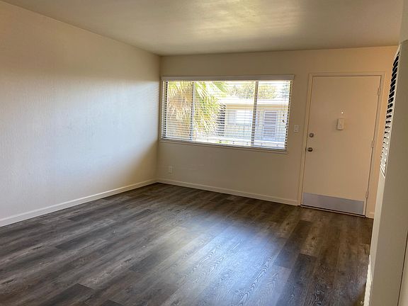 3rd image of 258 Pamela Dr #2