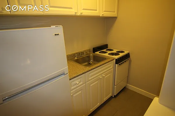 Rented by Compass | media 28