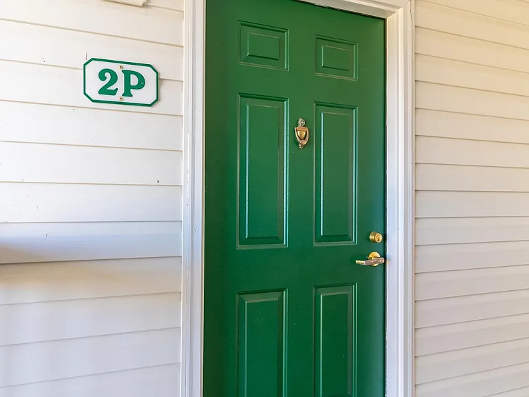 4467 Burbank Rd #7N — Photo 17