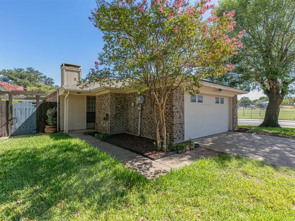 1710 Magnolia Ln, Euless, TX 76039