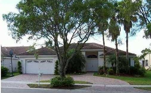 1st image of 579 Stonemont Dr