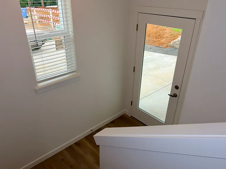 704 Elkins Way SE — Photo 28