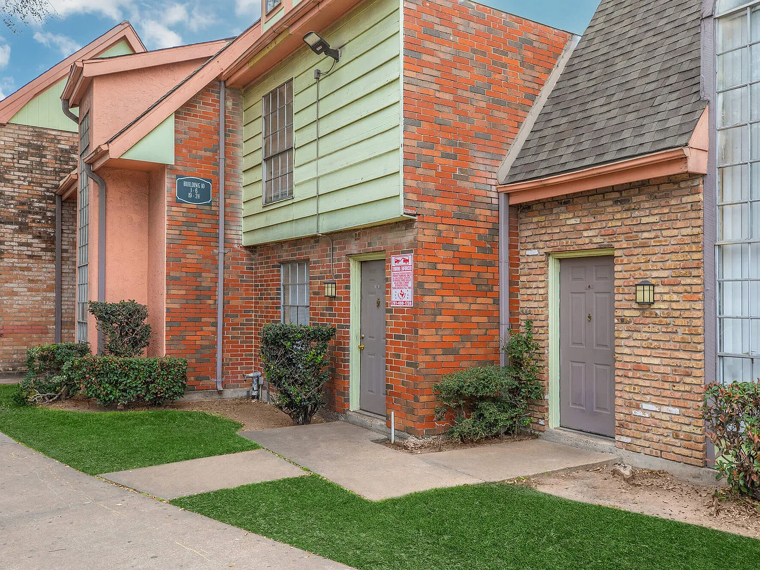 Southern Oaks Apartments — Photo 3