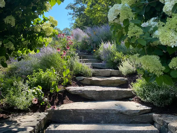 132 Calhoun St, Washington Depot, CT 06794