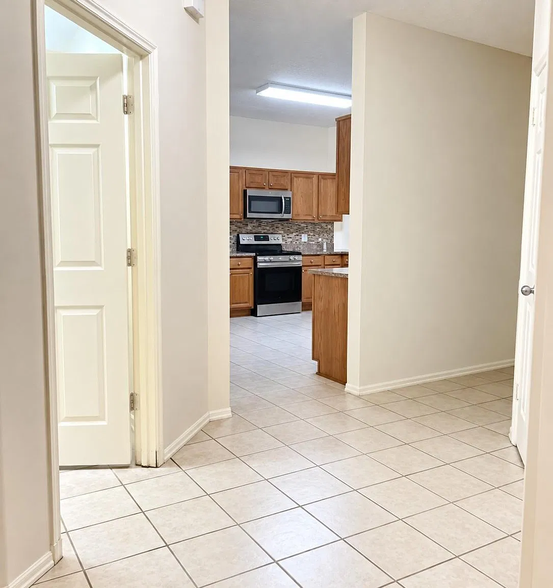 3 bed, 2.0 bath, 1528 sqft, $1,799 — Photo 3