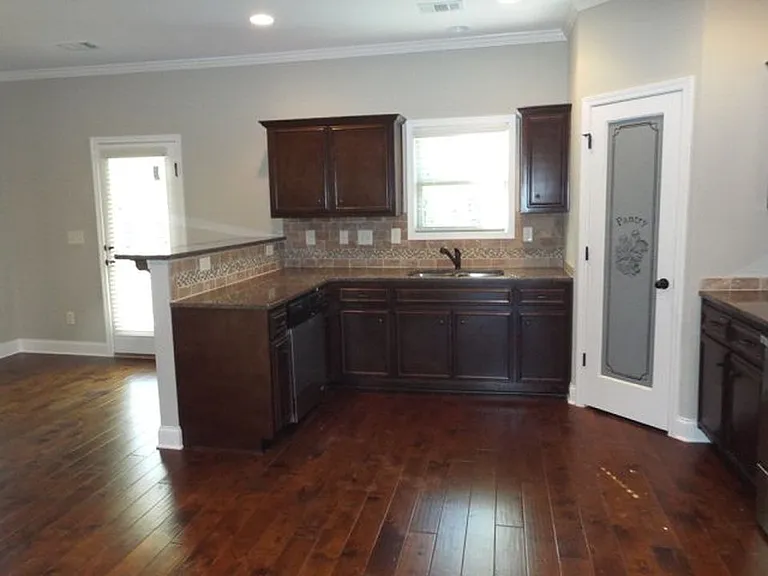 5600 Nicole Ct — Photo 6