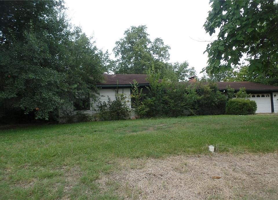 1st image of 1050 E Dallas Ave