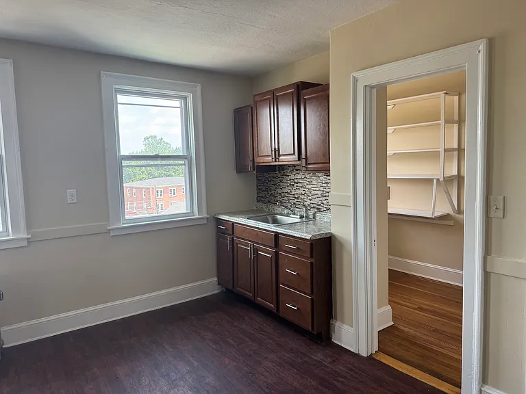 16 Buell St #3 — Photo 9
