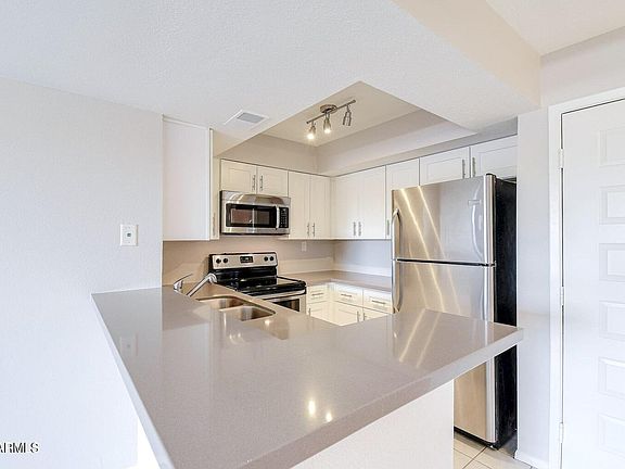 5th image of 540 N MAY Street #2111